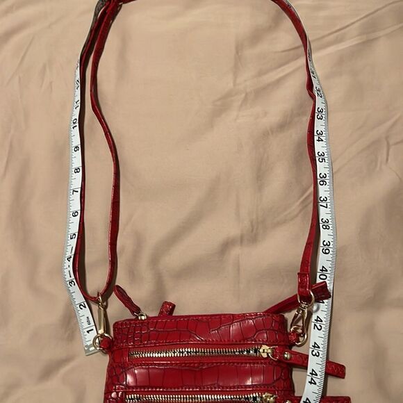 Unbranded perfect little crossbody bag w/lots of packets & cute croc design EUC - Picture 4 of 8